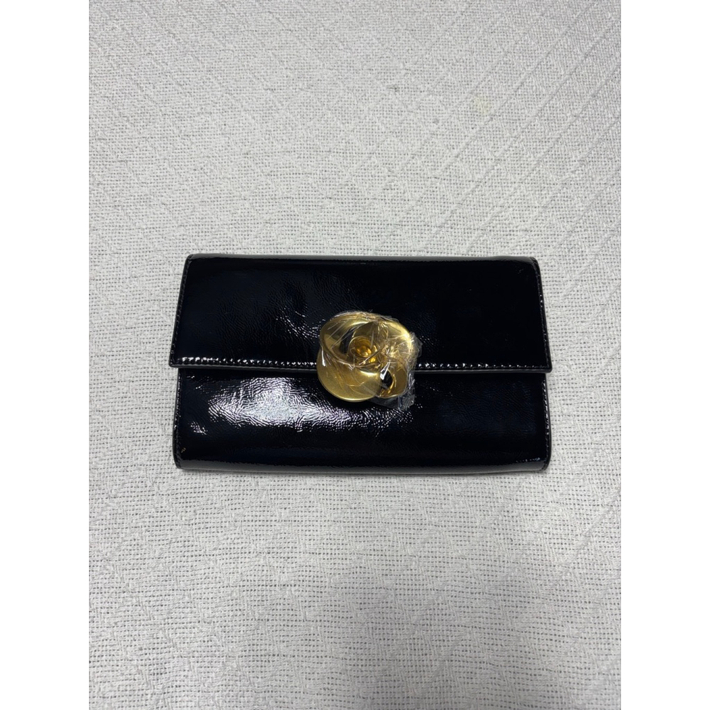 NWT Ted Baker Black Patent Leather Kira Rose Clutch & Crossbody Gold Rose Accent - Picture 4 of 11